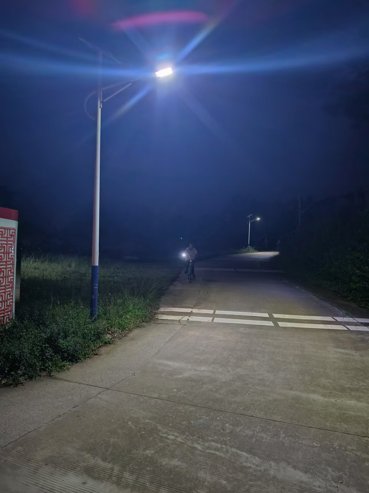 太陽能路燈照亮災后重建之路